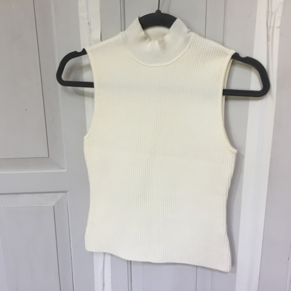 Marled White Sleeveless Mock Neck Sweater